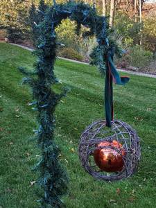 lot 281 image: Lighted Christmas Sheppards Hook Yard Decoration
