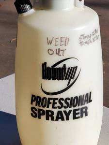 lot 312 image: Lawn  Weed Sprayer