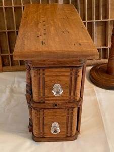 lot 27 image: Variety of Fun Vintage Decorative Items