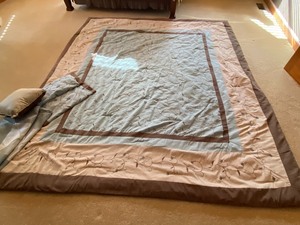 lot 244 image: Beautiful King Size Bed Cover and Coordinating Shams
