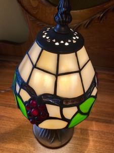 lot 253 image: Petite Stained Glass Table Lamp