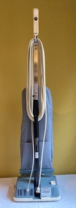 lot 176 image: Oreck  Upright Vacuum Cleaner
