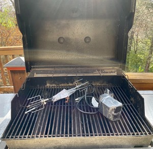 lot 379 image: Weber Grill
