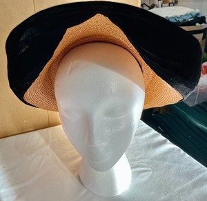 lot 360 image: 2 Gorgeous Hats