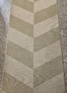 lot 362 image: Classy Rug