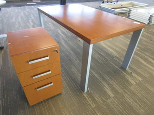 lot 124 image: CONTEMPORARY WORK TABLE WITH ROLLING FILESTORAGE UNIT