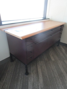 lot 177 image: HERMAN MILLER DESIGNER LINE CREDENZA
