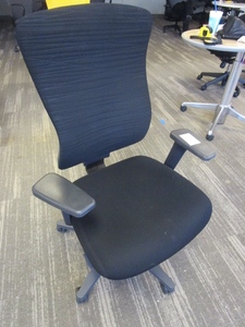 lot 214 image: KEILHAUER BLACK FABRIC FULLY ADJUSTABLE TASK CHAIR