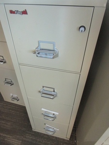 lot 229 image: FIRE KING, FIRE PROOF , 4 DRAWER FILE CABINET