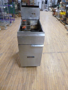 lot 1 image: Tri Star Deep Fryer