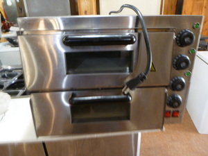 lot 9 image: New Electric Pizza Oven