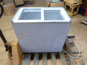 lot 11 image: Chest Freezer