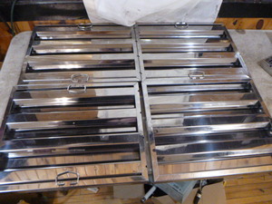 lot 14 image: 4 Exhaust Hood Filters