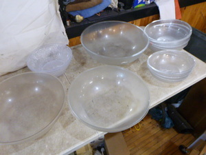 lot 32 image: 12 Serving Bowls