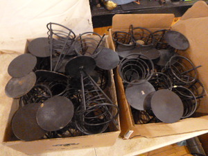 lot 40 image: Cone French Fry Holder