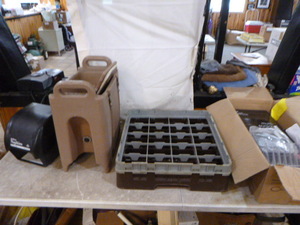 lot 41 image: Restaurant Items