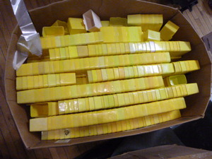 lot 48 image: Large Box of Plastic Containers