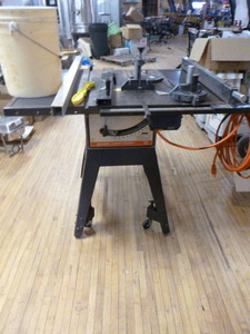 lot 61 image: Craftsman 10 Table Saw on Wheels
