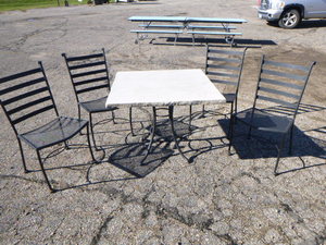 lot 76 image: Outdoor Patio Table with 4 Chairs