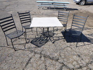 lot 77 image: Outdoor Patio Table with 4 Chairs