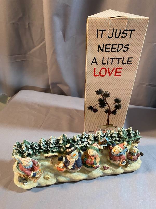 lot 135 image: Charlie Brown Christmas Tree, Cookie Jar, Musical Figurine and Much More
