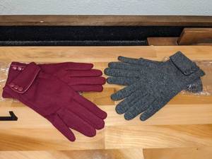 lot 57 image: 2 Pair of New Texting Gloves