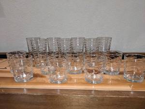 lot 66 image: Set of Libby Wave Pattern Drinking Glasses