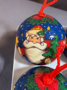 lot 98 image: Vintage Santa Decoupage Ball Ornaments from Daytons 1996 (4)