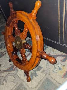 lot 30 image: Heavy Solid Wood and Brass Ships Wheel
