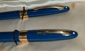 lot 49 image: Vtg Blue Sheaffers White Dot Fountain Pen w14K Gold & Pencil Set wCase, New