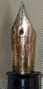 lot 50 image: Vintage 1920s-1930s Black Sheaffers Fountain Pen, 14k #33 Heart wOriginal Box