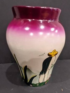 lot 35 image: Handpainted Pottery Vase, 1950 Mexico