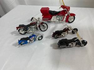 lot 135 image: Matchbox Harley Davidson & Maisto HD Motorcycles
