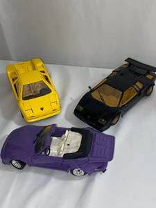 lot 137 image: 124 Scale Lamborghini Diablo, Gemballa and Lamborghini Countach