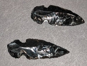 lot 122 image: 2 Black Obsidian Points