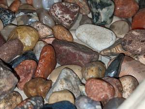 lot 150 image: Group of Non-Polished Rocks