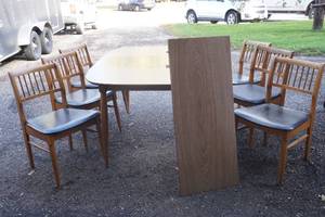 lot 9 image: diningroom table with 6 chairs ...