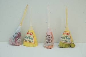 lot 23 image: dusters