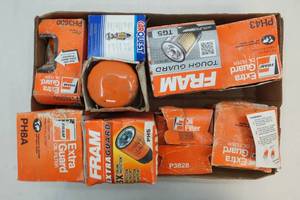 lot 174 image: Oil filters