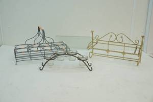 lot 66 image: candle holder