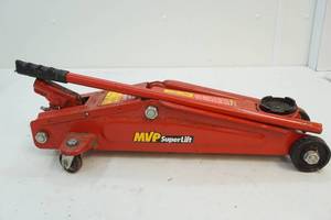 lot 80 image: floor jack