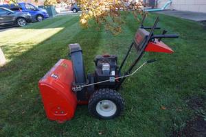 lot 109 image: snow blower