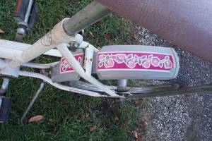 lot 112 image: vintage banana seat bike
