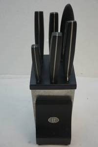 lot 136 image: knives