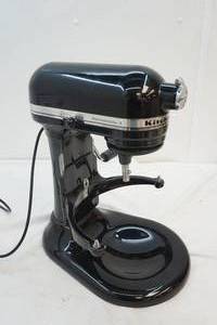 lot 143 image: stand mixer