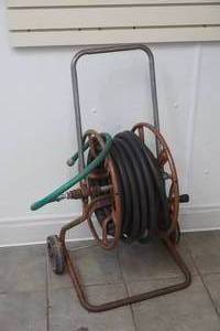 lot 204 image: Hose reel