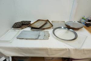 lot 207 image: Bakeware