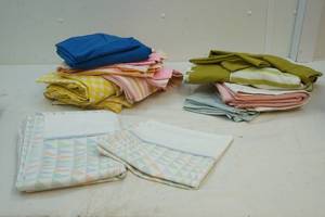 lot 211 image: Sheets and pillowcases