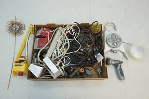 lot 217 image: Household items