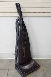 lot 248 image: Vacuum